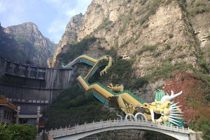 Longqingxia Gorge Cruise and Guyaju Cave Dwellings Private Day Tour - What the $216 price means