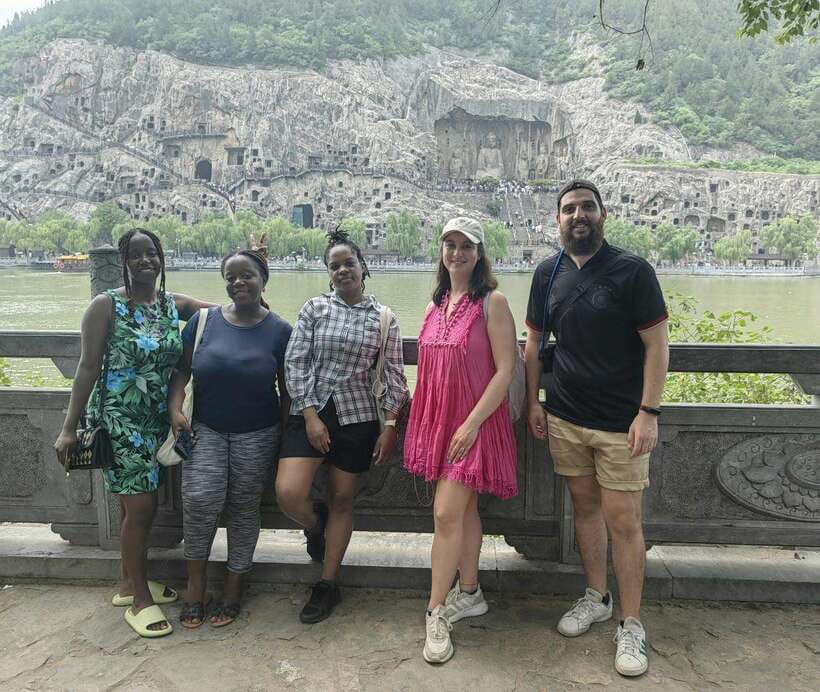 Louyang Day Tour from Xian: Longmen Grottoes, Shaolin Temple - Guide quality, transport, and what is included