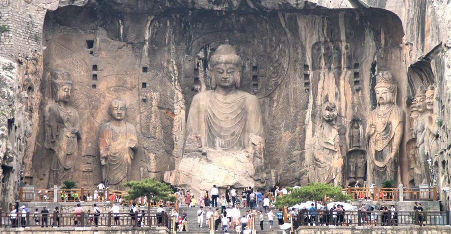 Luoyang Private Day Tour to Shaolin Temple&Longmen Grottoes - Lunch near Shaolin Temple