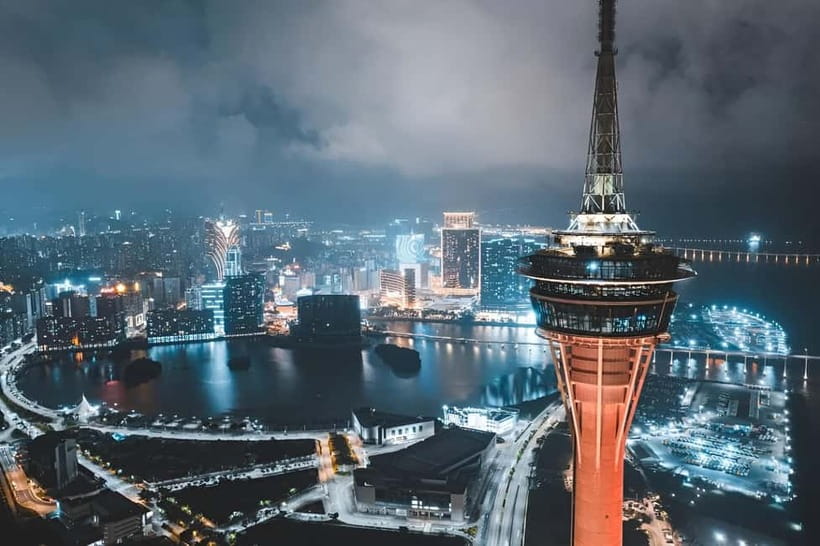 Macau: Macau Tower Observation Deck Ticket - Level 58 at 233 meters: the indoor viewing lounge