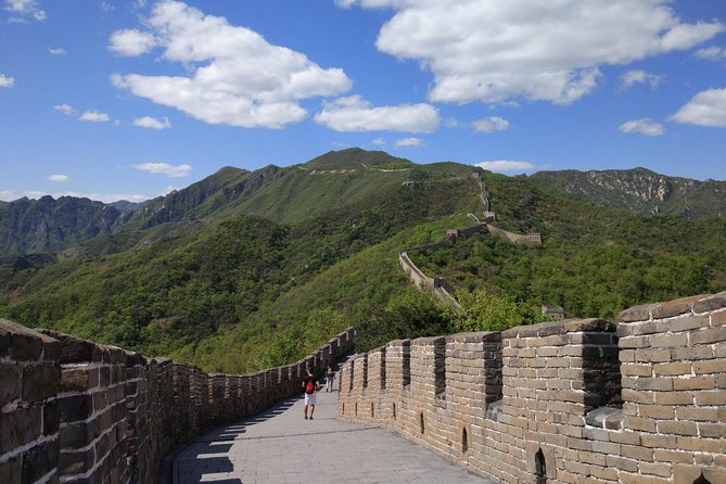 Mini Group: Half-Day Great Wall at Mutianyu Hiking Tour - Reaching the wall: stairs, cable car, or chairlift