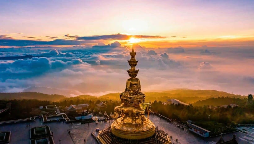 Mount Emei: Experience Natural Beauty and Buddhist Culture - Reaching the high mountain and Jinding