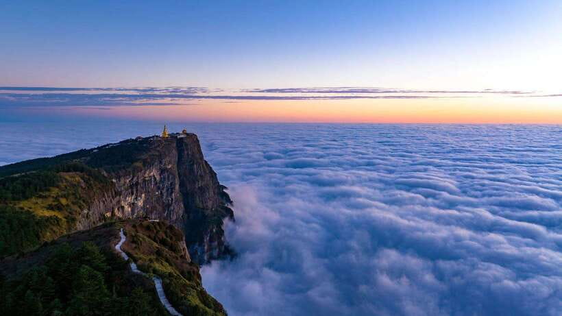 Mount Emei: Experience Natural Beauty and Buddhist Culture - Who should book this Mount Emei day trip?