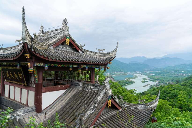 Mount Qingcheng Tour: Explore Serene and Sacred Taoist Site - Four Hours on the Front Mountain