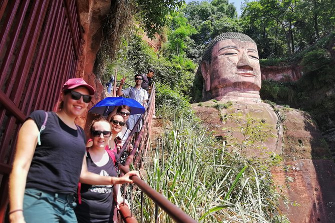 Mt Emei and Giant Buddha 2 Days Tour - The Golden Summit option changes the whole day
