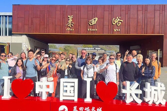MuBus: Mutianyu Great Wall ENG/ESP/RUS Guided Bus Tour - Arriving at Mutianyu: shuttle, tickets, and first decisions