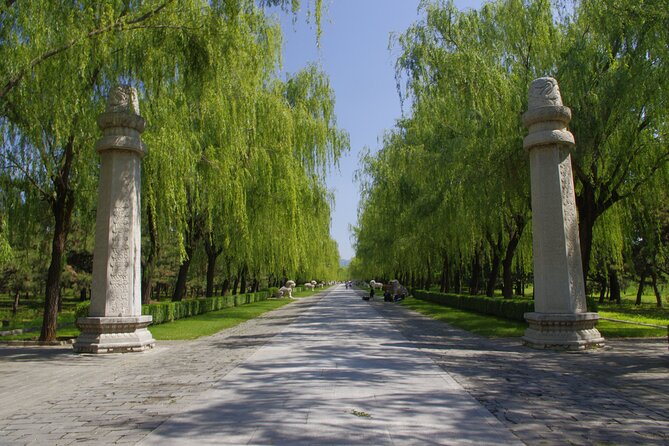 Mutianyu Great Wall & Ming Tombs All Inclusive Private Tour - Lunch at a local Chinese restaurant