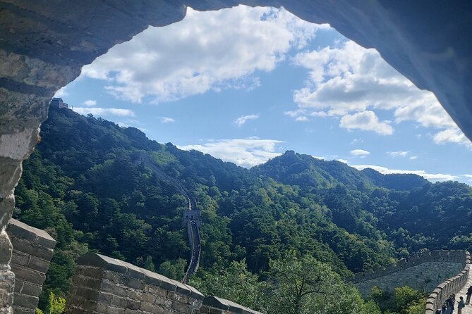 Mutianyu Great Wall Private Day Tour with Guide, lunch, ticket. - The guide’s role on a day this long