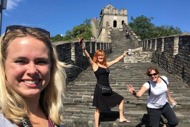 Mutianyu Great Wall Private Tour With an English Speaking Driver - Arriving at Mutianyu and handling the tickets