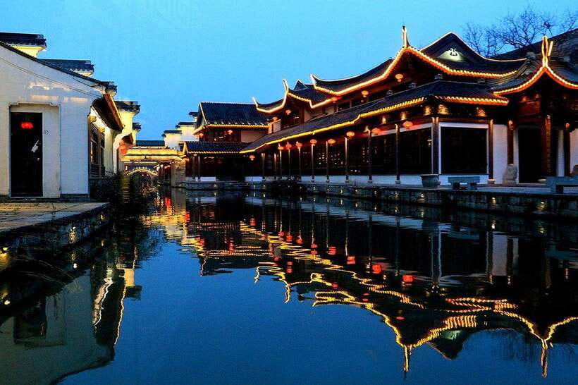 Nanjing: Night Cruise on Outer Qinhuai River for Adults - Starting near Bao’en Temple and Zhonghua Gate