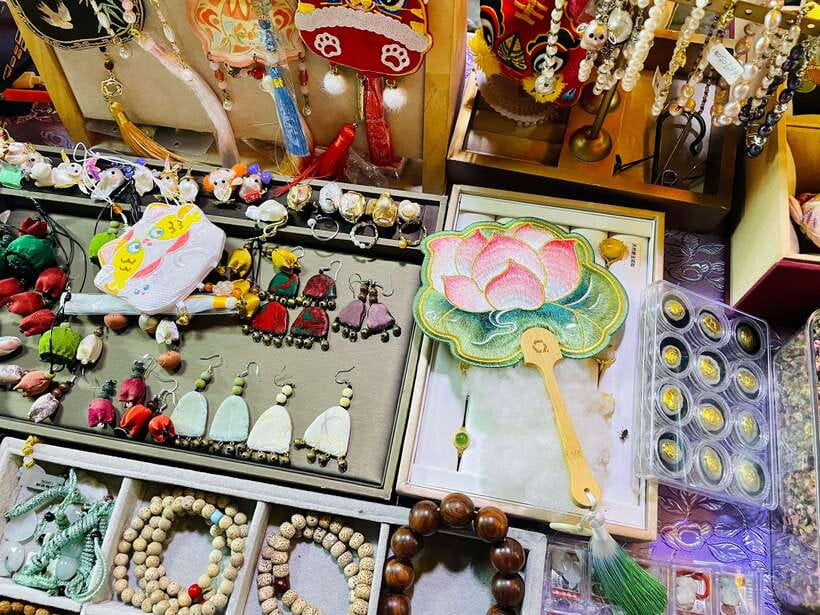 Night Market Haggling Adventure with an English Guide! - A practical plan for getting more from the evening
