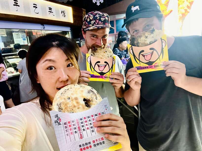 Night Market Haggling Adventure with an English Guide! - Meeting your guide at Panjiayuan Station