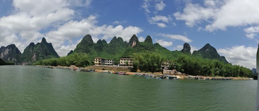 One Hour Chinese Calligraphy or Painting Lessons in Yangshuo - A quiet hour with brush, ink, and paper