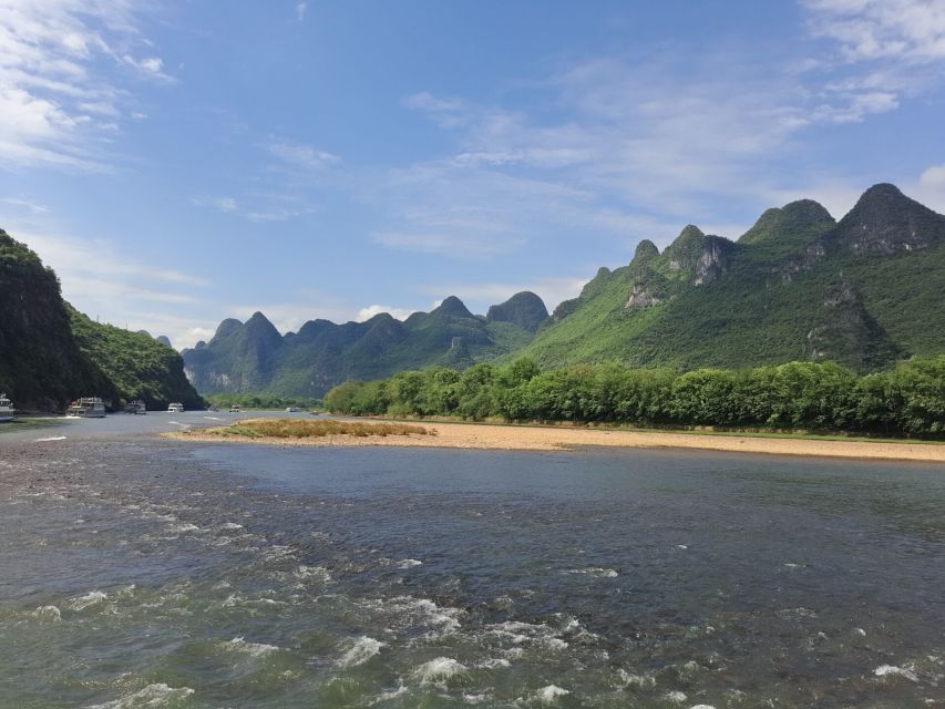 One Hour Chinese Calligraphy or Painting Lessons in Yangshuo - What the hotel-lobby start means for your day