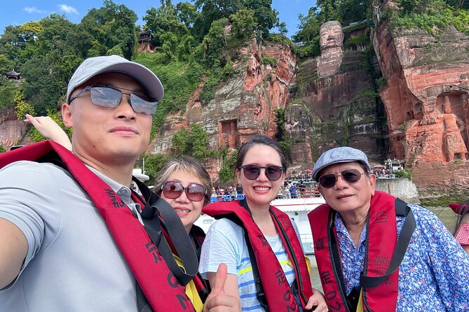 Panda and Leshan Buddha Private Tour - Lunch and the value of the $169 price