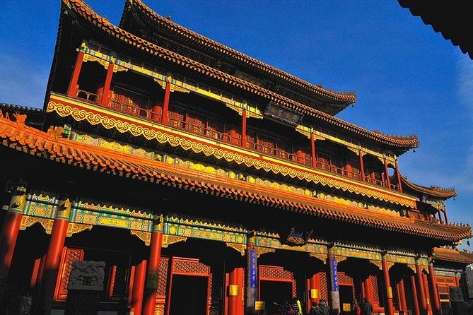 Panda House, Temple of Heaven, Lama Temple, Summer Palace & Lunch - Walking through the Summer Palace