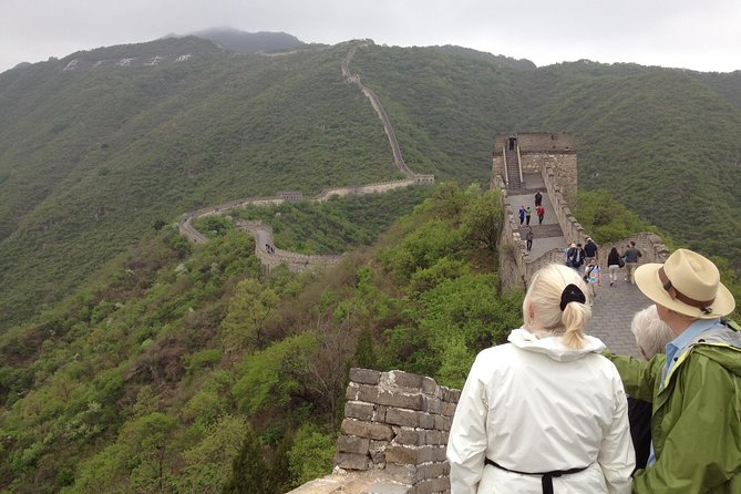 Private Beijing Layover Tour: Mutianyu Great Wall and Forbidden City with Cable Car and Meal - Lunch near the wall keeps the schedule moving