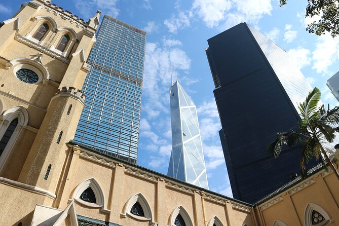 Private custom tour of Hong Kong - 3 hours - Sheung Wan for old streets and everyday culture