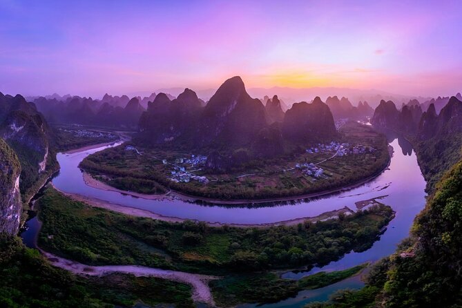 Private day tour :Guilin-LiRiver bamboo boat-Yangshuo Highlights - Xianggong Hill gives you the wide-angle view