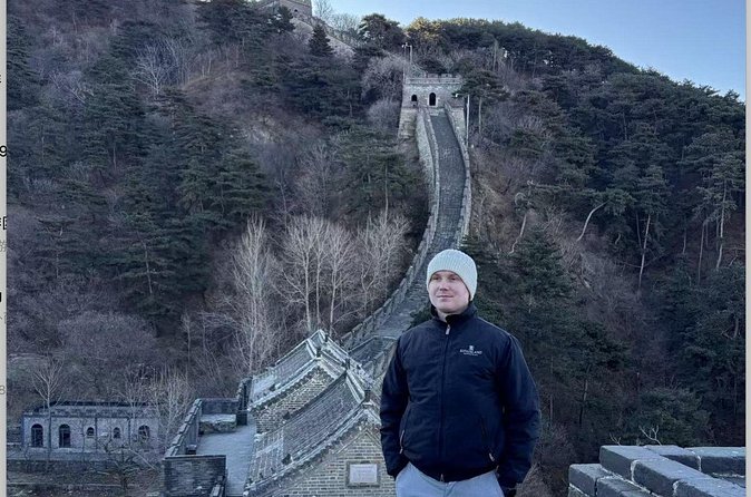 Private Day Tour of Mutianyu/Badaling Great Wall w/VIP Fast Pass - The guide can turn stone walls into a story