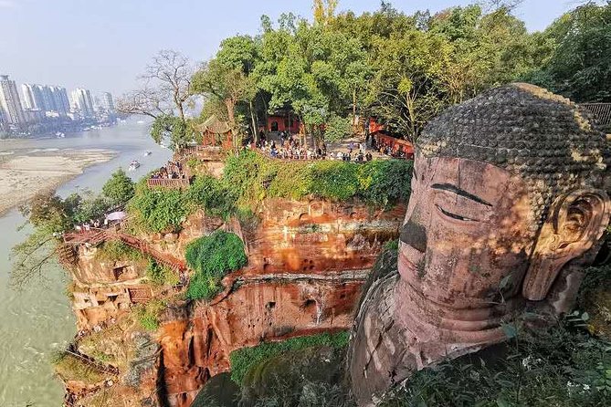 Private Day Tour to Leshan Grand Buddha from Chengdu - The 30-minute descent beside the statue