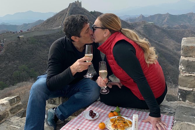 Private Day Trip to the Huanghuacheng Wild Great Wall with Picnic - The guide’s role in making the day personal
