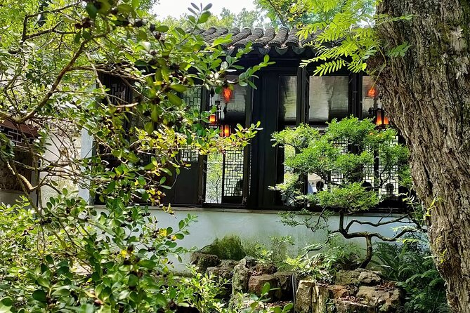 Private Flexible Suzhou City Tour with Tongli or Zhouzhuang Water Town Options - Choosing Between Lingering Garden and Tiger Hill
