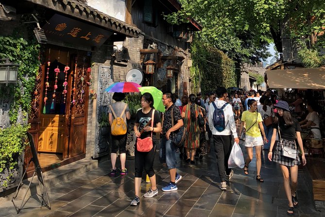 Private Full-Day Tour: Chengdu City Highlights - What the private vehicle and guide add