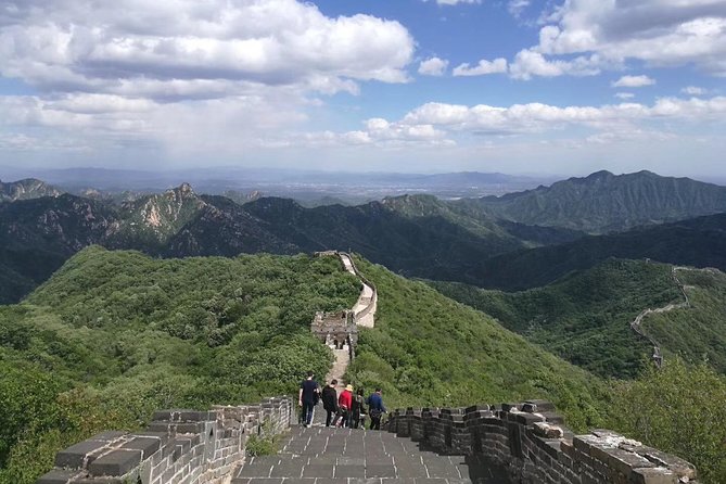 Private Half-Day Mutianyu Great Wall Tour including Round Way Cable Car or Toboggan - Guides and the value of a private group