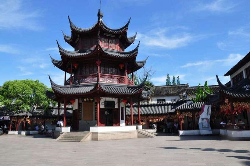 Private Half -Day Tour to Qibao Ancient Water Town - Guide quality and the value of good pacing