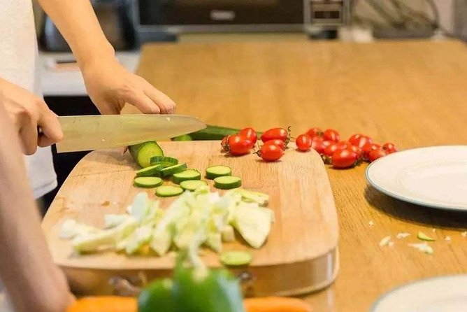 Private Home Cooking Class with Shanghai Mama - The wet market: snacks before ingredients