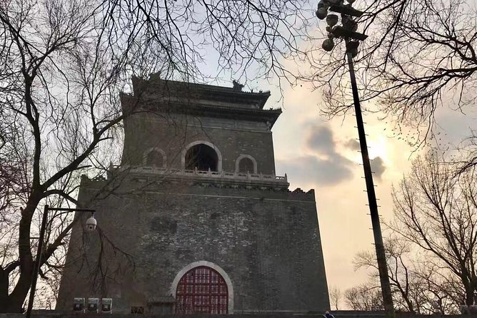 Private Hutong Tour: Prince Gong's Palace, Drum & Bell Tower - Shichahai and the hutongs around the lakes