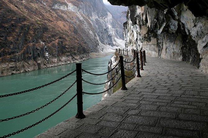 Private Lijiang Day Trip to Upper Tiger Leaping Gorge and Black Dragon Pool - Key points at a glance