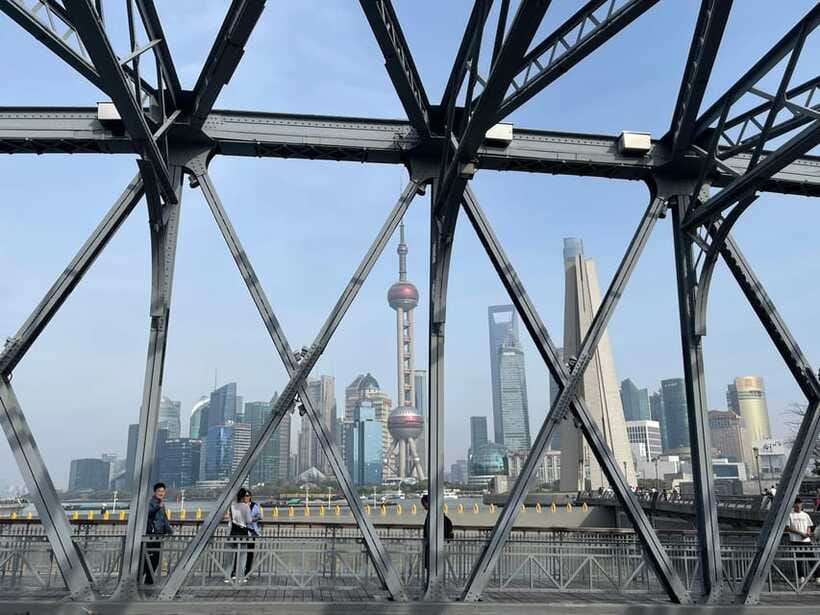 Private Lyaover: Cruising Shanghai in A Tesla - The Maglev finish from Longyang Road