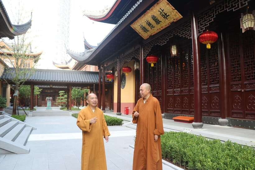 Private Lyaover: Cruising Shanghai in A Tesla - How to plan the seven hours sensibly