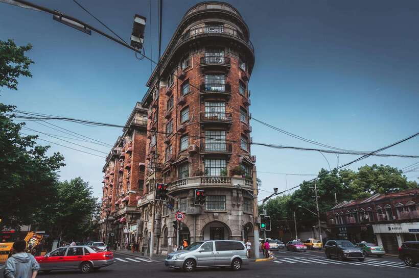 Private Lyaover: Cruising Shanghai in A Tesla - Starting at Pudong or Hongqiao Airport