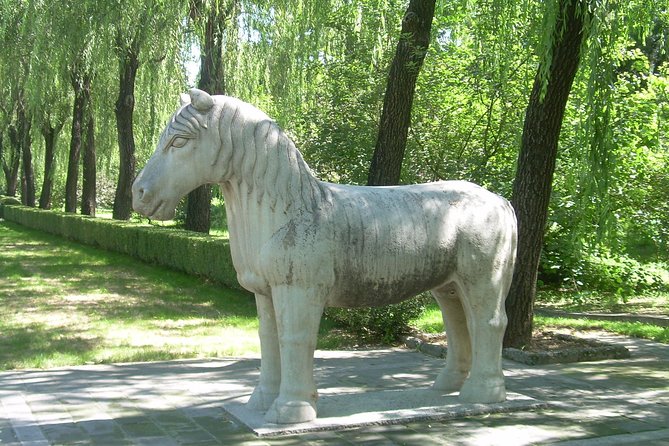 Private Mutianyu Great Wall & Ming Tombs: Transfer or Guided Tour - Transfer Only or Guide Included?