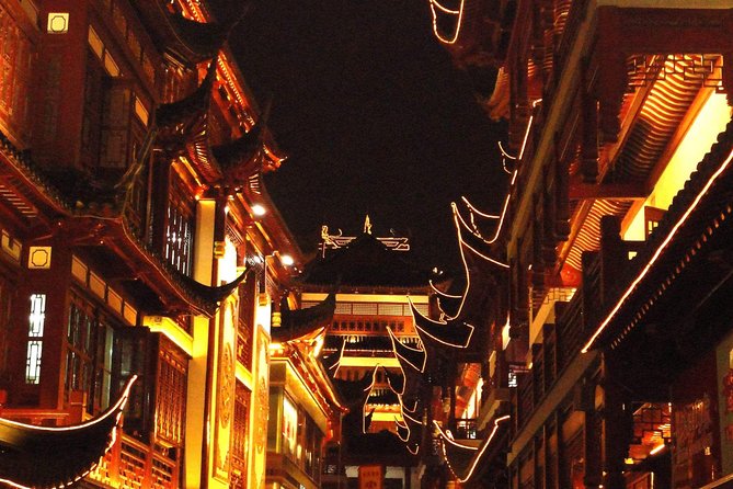 Private Shanghai Evening Street Food Walking and Cruise Tour - A one-hour Huangpu River night cruise
