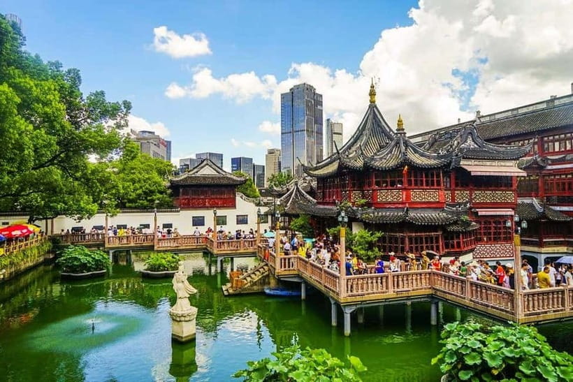 Private Shanghai Full Day City Tour with Old &New Highlights - Crossing to Pudong and choosing your skyline