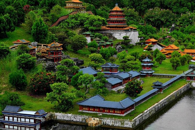 Private Shenzhen Day Trip from Guangzhou by Roundway Bullet Train - Cantonese food at Diandude