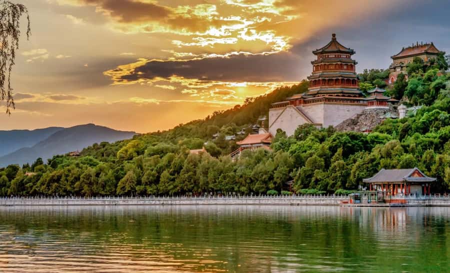 Private Tour-Great Wall Sunset & Hutong Walk - Climbing the Drum Tower for a wider view