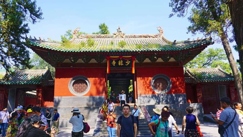Private Tour: Longmen Grottoes, Shaolin Temple & Kungfu Show - The 1.5-hour transfer to Shaolin