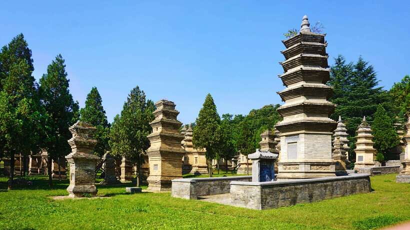 Private Tour: Longmen Grottoes, Shaolin Temple & Kungfu Show - Choosing your starting point