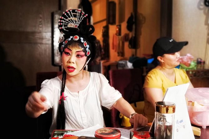 Private Tour: Shichahai, Nanluoguxiang and Peking Opera&dinner - Why this evening works well in Beijing