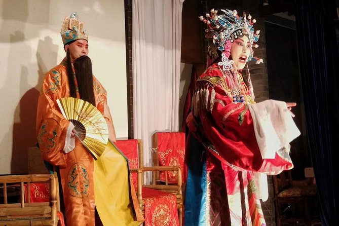 Private Tour: Shichahai, Nanluoguxiang and Peking Opera&dinner - Shichahai: lakes, old streets, and evening energy