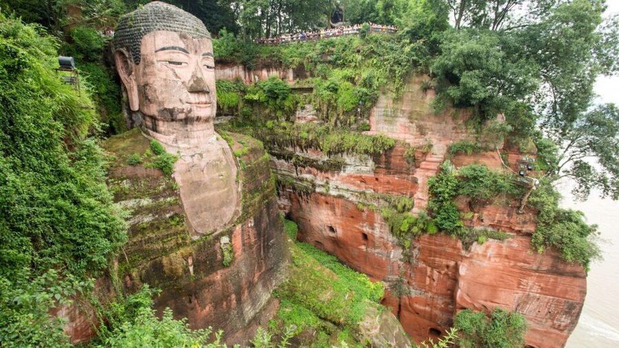 Private Tour to Leshan Giant Buddha & Huanglongxi Old Town - Wandering Huanglongxi’s 1,700-year-old streets