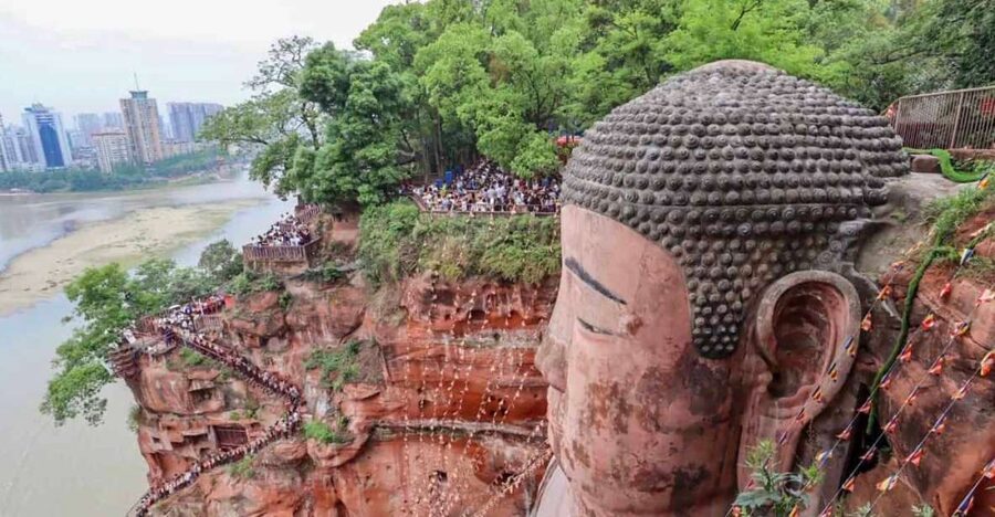 Private Tour to Leshan Giant Buddha & Huanglongxi Old Town - What to eat and buy in Huanglongxi
