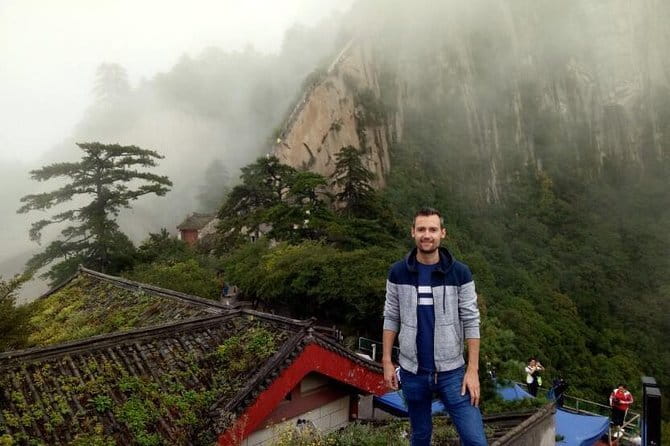 Private tour to Longmen Grottoes and Shaolin from Xi'an by train - What the private format changes