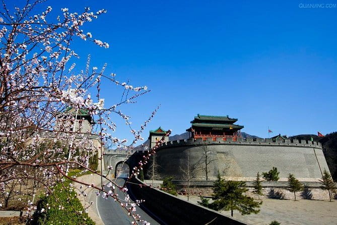 Private Transfer Service from Beijing To Juyongguan and Badaling Great Wall - What the day looks like from hotel lobby to Wall