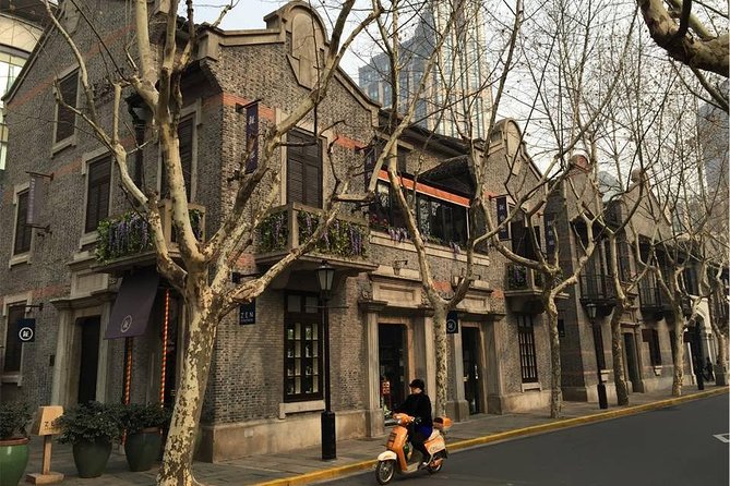Private Walking Tour in the Former French Concession - King Albert Apartment and the residential lanes